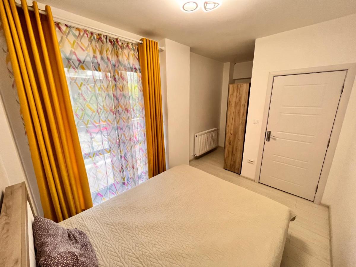 2 Rooms Apartment Airy & Bright Relax Iasi Buitenkant foto
