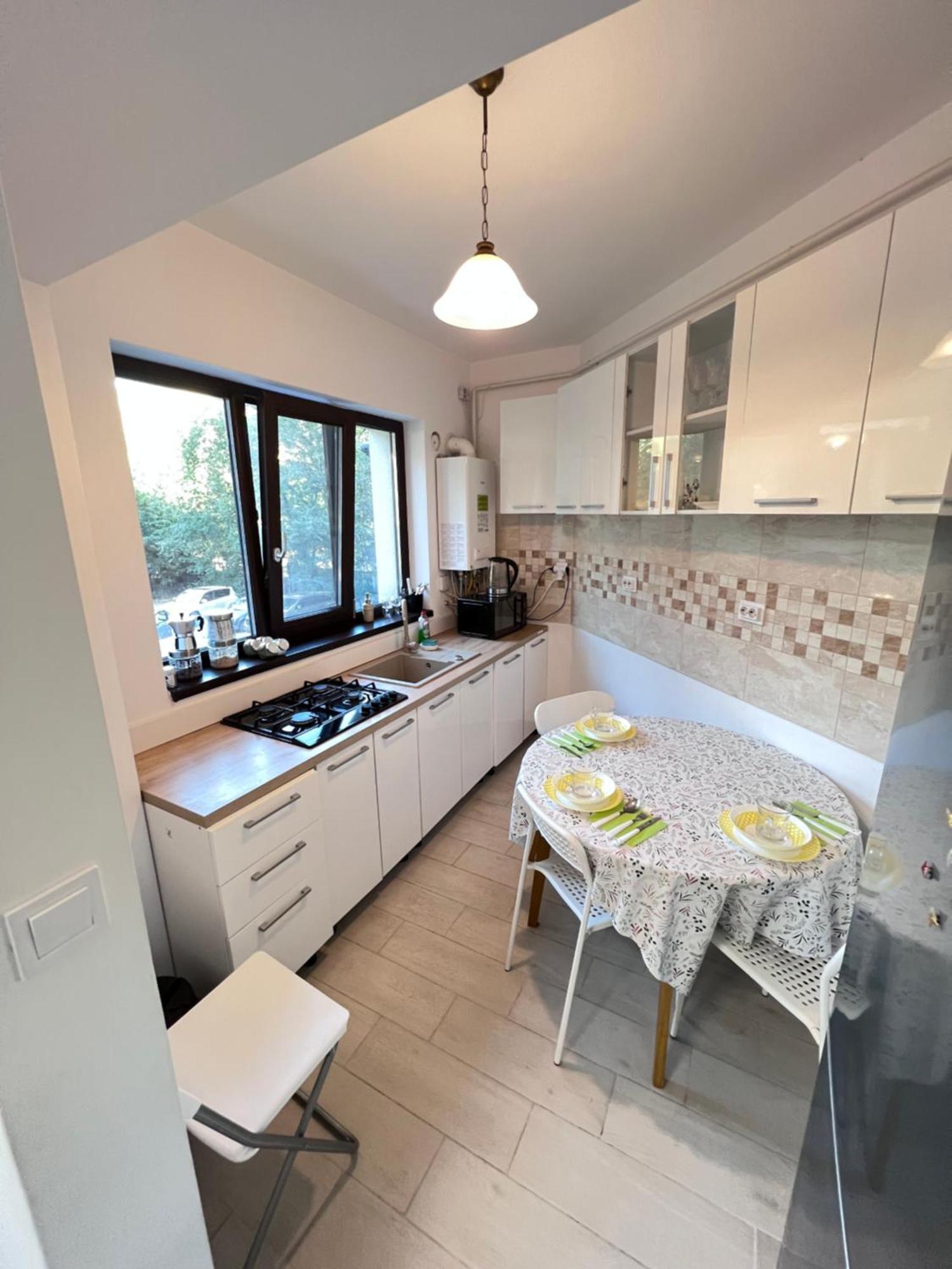 2 Rooms Apartment Airy & Bright Relax Iasi Buitenkant foto